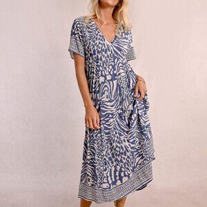 NWT Molly Bracken Denim Blue Maggy Dress – Boho Chic with Delicate Button Detail